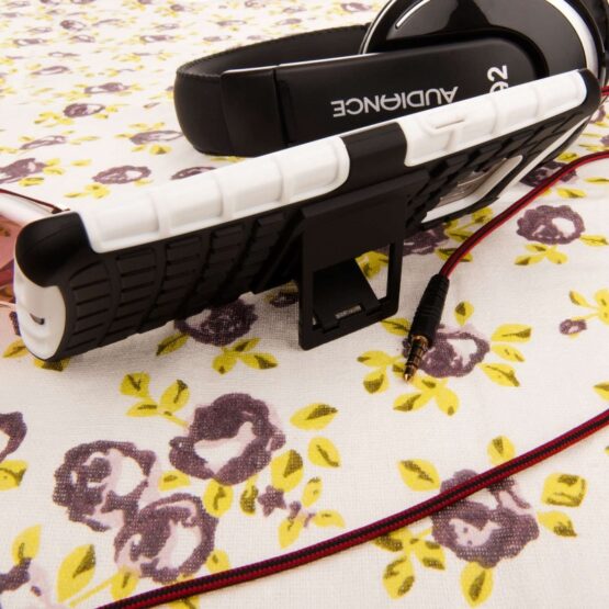 Samsung Galaxy S7 Edge Case with Kick Stand